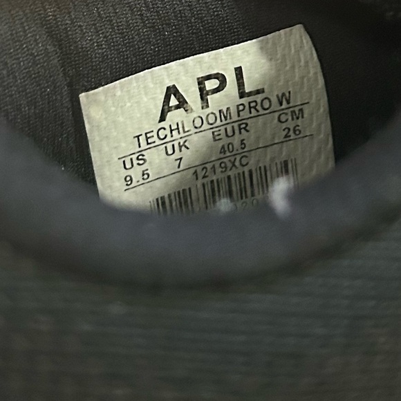 APL techloom pro w knit black shoes size 9.5 - Picture 11 of 12